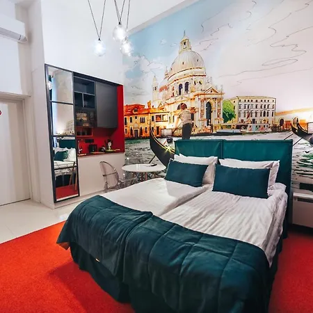 Cities Gallery Aparthotel Lviv